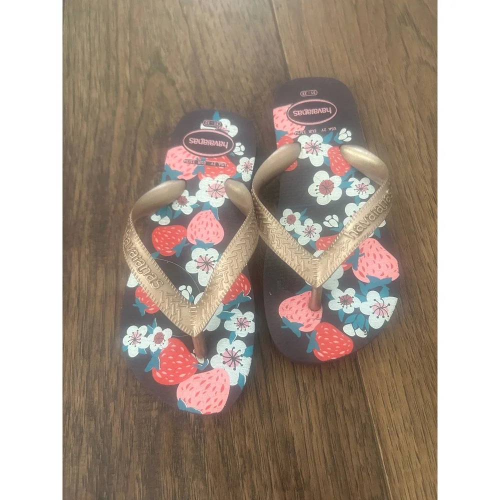 Havaianas Kids Strawberry Floral Flip Flops Rose Gold Straps Navy Blue Size 2Y